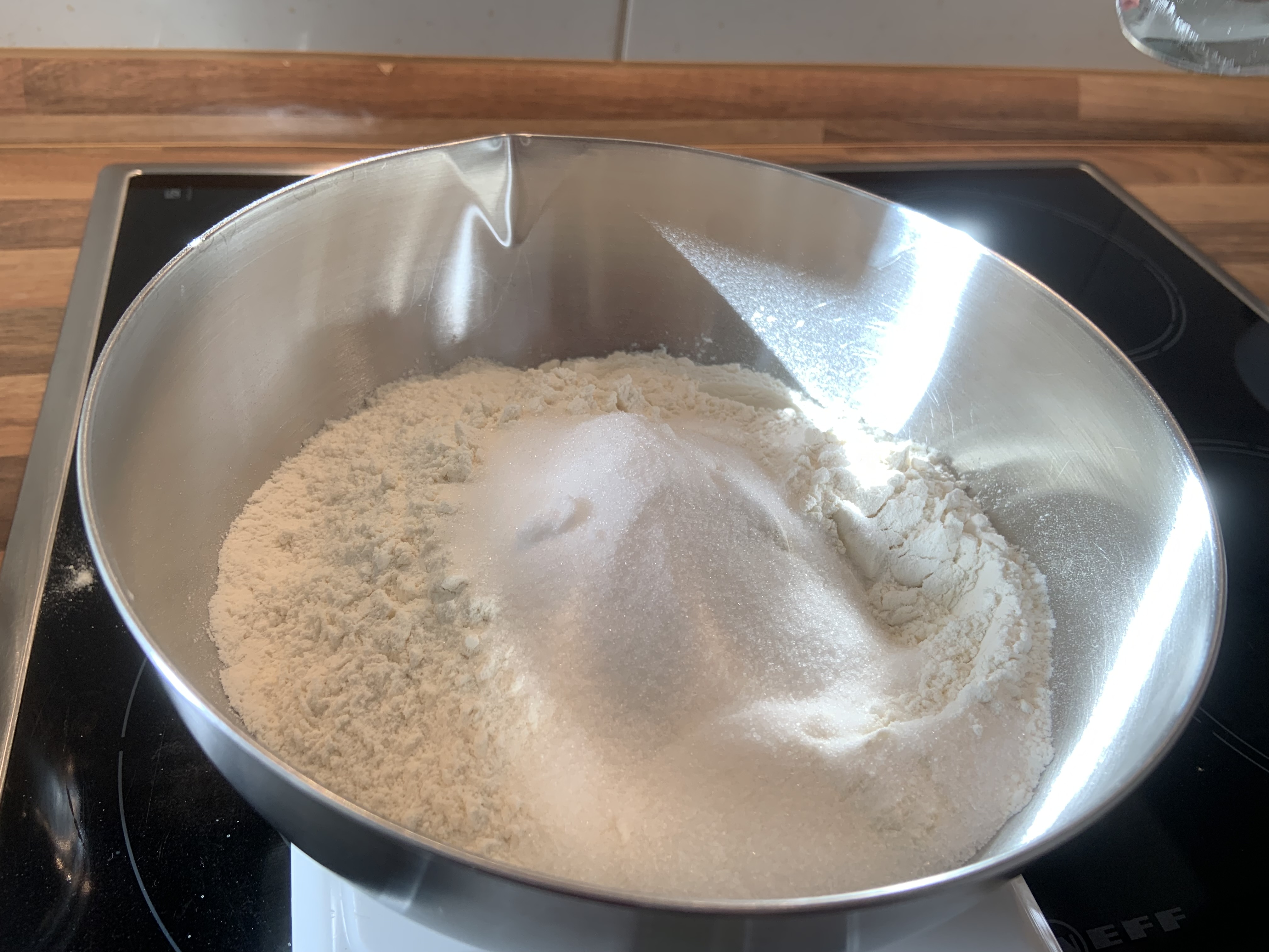 Trockene Zutaten abwiegen